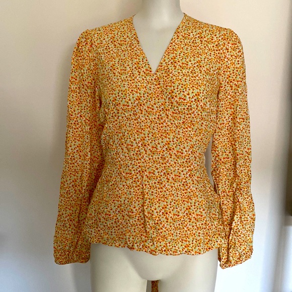🌟 2/$10 Old Navy Yellow Floral Wrap Blouse - Picture 1 of 5